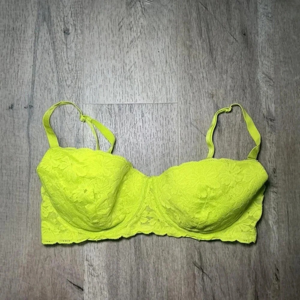 No Boundaries Lace Bra Size 36D Neon Yellow Lime Underwire Bold Everyday